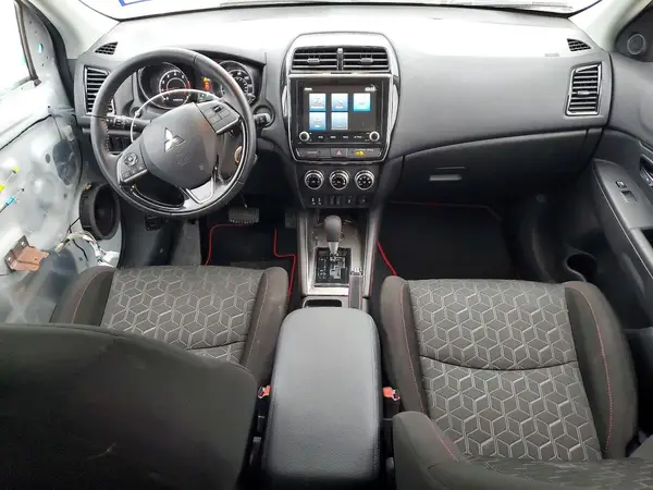 JA4ARUAU2PU009640 2023 MITSUBISHI OUTLANDER - Image 8