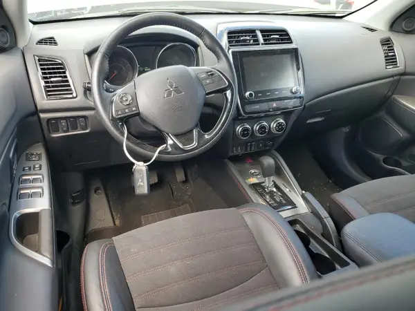 JA4ARUAU2PU011842 2023 MITSUBISHI OUTLANDER - Image 8