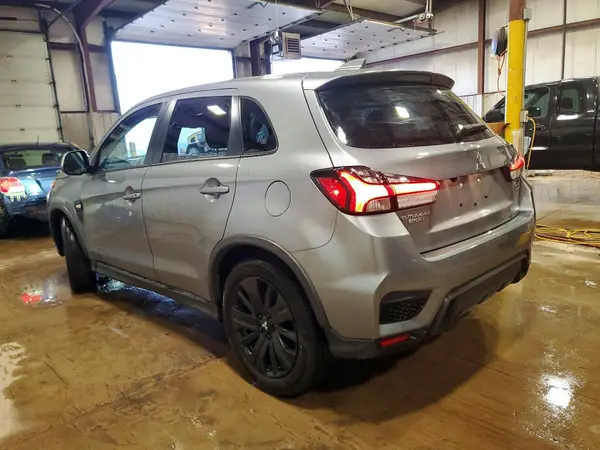 JA4ARUAU2RU003033 2024 MITSUBISHI OUTLANDER - Image 2