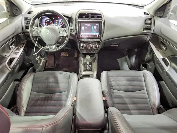 JA4ARUAU2RU003064 2024 MITSUBISHI OUTLANDER - Image 8