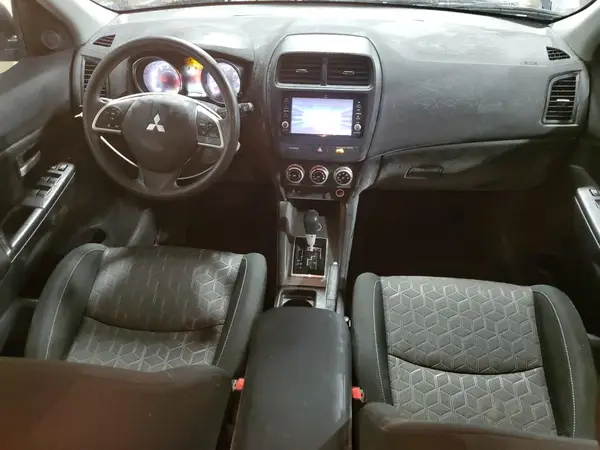 JA4ARUAU2RU004019 2024 MITSUBISHI OUTLANDER - Image 8