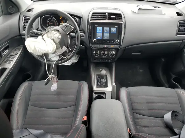 JA4ARUAU2RU008037 2024 MITSUBISHI OUTLANDER - Image 8