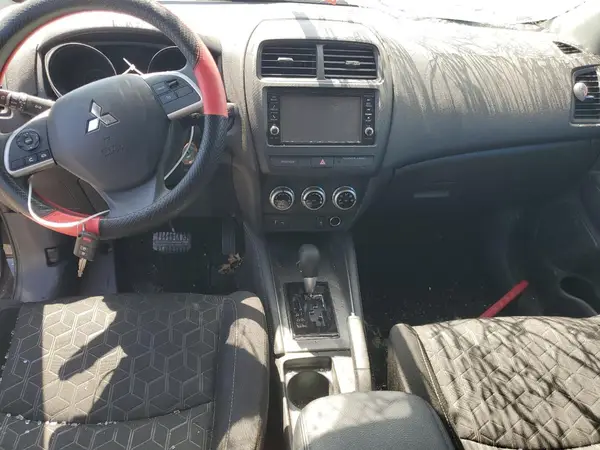 JA4ARUAU2RU008846 2024 MITSUBISHI OUTLANDER - Image 8