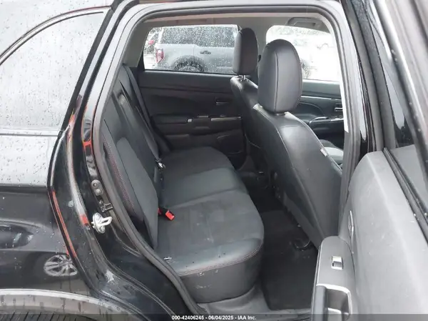 JA4ARUAU2RU011083 2024 MITSUBISHI OUTLANDER - Image 8