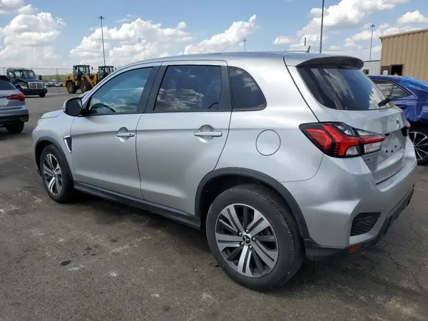 JA4ARUAU2RU014484 2024 MITSUBISHI OUTLANDER - Image 2