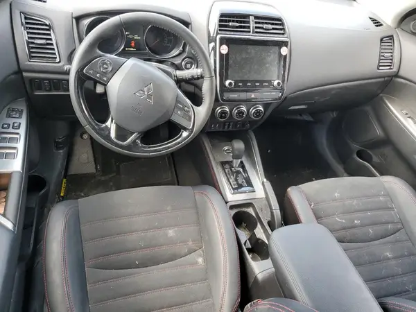 JA4ARUAU2RU014484 2024 MITSUBISHI OUTLANDER - Image 8