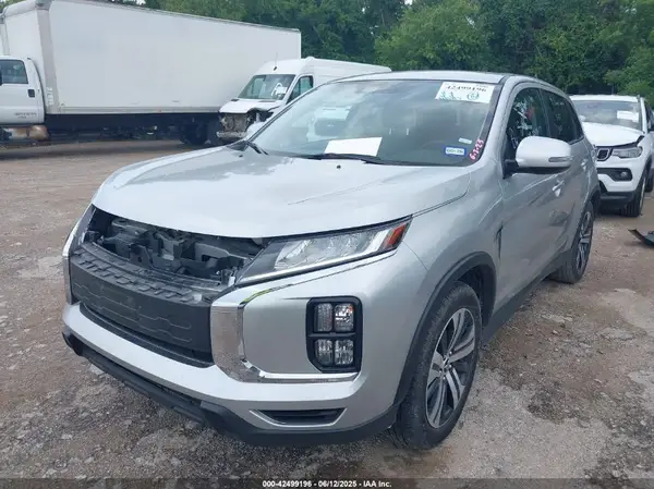 JA4ARUAU2RU016140 2024 MITSUBISHI OUTLANDER - Image 2