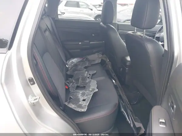 JA4ARUAU2RU016140 2024 MITSUBISHI OUTLANDER - Image 8