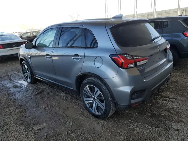 JA4ARUAU2RU017417 2024 MITSUBISHI OUTLANDER - Image 2