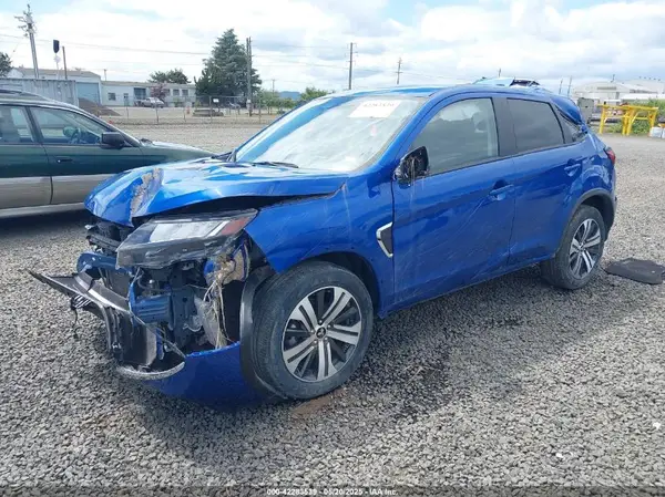 JA4ARUAU2RU017787 2024 MITSUBISHI OUTLANDER - Image 2