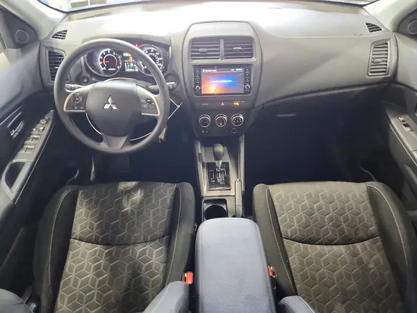 JA4ARUAU2RU018163 2024 MITSUBISHI OUTLANDER - Image 8