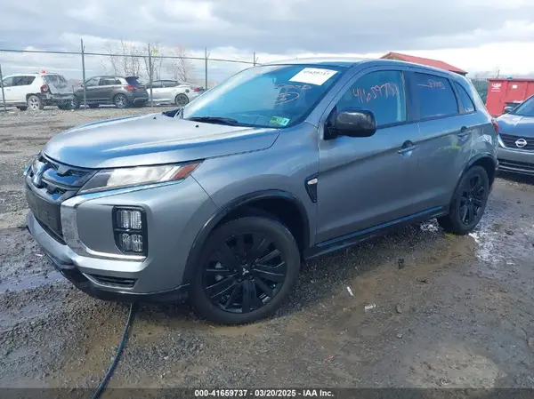 JA4ARUAU2RU018678 2024 MITSUBISHI OUTLANDER - Image 2
