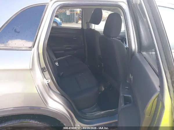 JA4ARUAU2RU018678 2024 MITSUBISHI OUTLANDER - Image 8