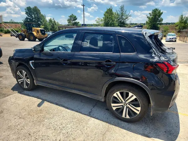 JA4ARUAU2SU014457 2025 MITSUBISHI OUTLANDER - Image 2