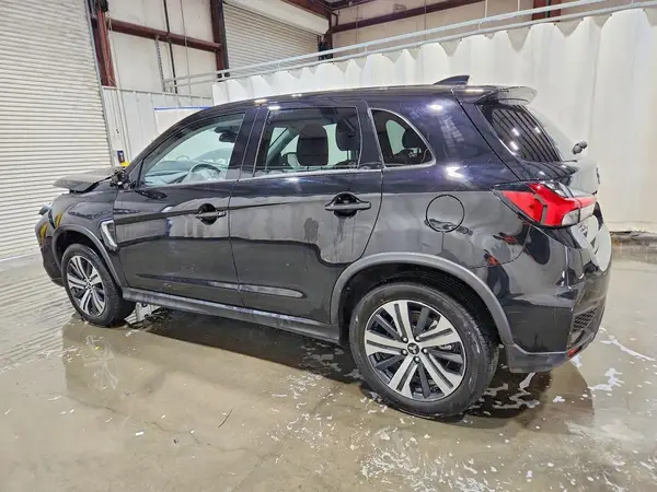 JA4ARUAU2TU001872 2026 MITSUBISHI OUTLANDER - Image 2