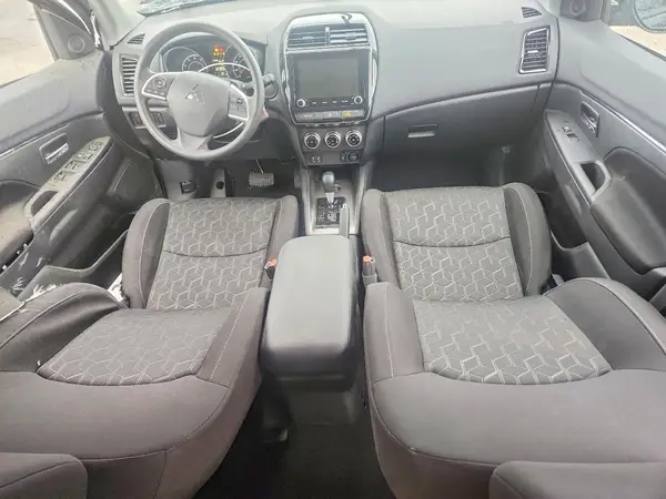 JA4ARUAU2TU006778 2026 MITSUBISHI OUTLANDER - Image 8