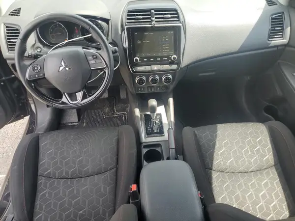 JA4ARUAU3MU005883 2021 MITSUBISHI OUTLANDER - Image 8