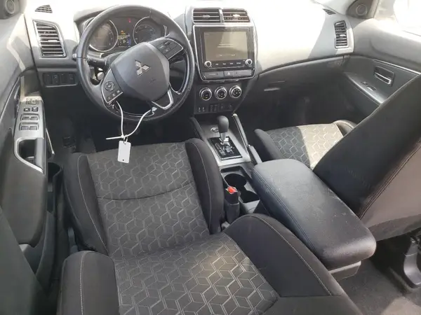 JA4ARUAU3MU019010 2021 MITSUBISHI OUTLANDER - Image 8
