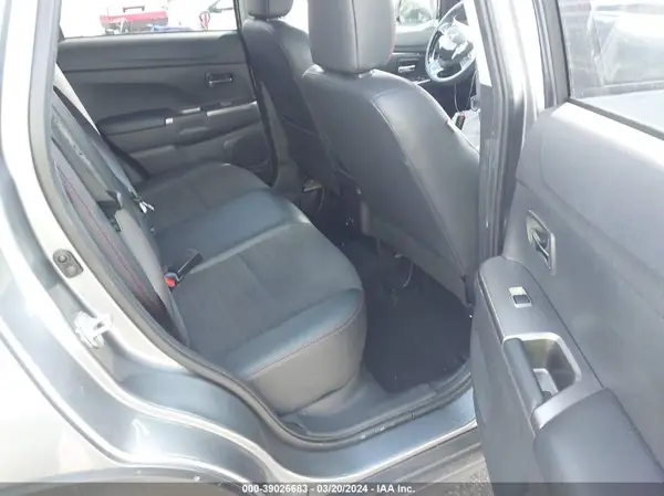 JA4ARUAU3NU007229 2022 MITSUBISHI OUTLANDER - Image 8