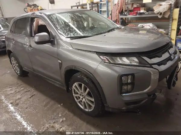 JA4ARUAU3NU018733 2022 MITSUBISHI OUTLANDER - Image 1