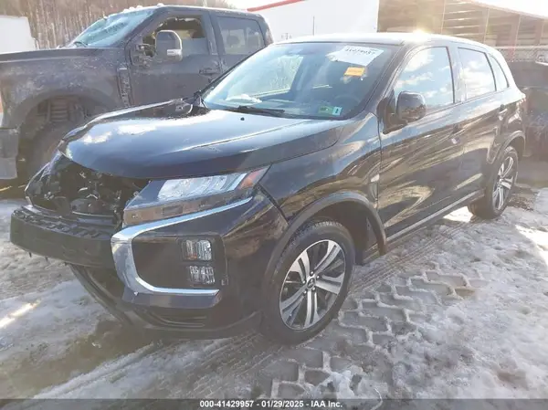 JA4ARUAU3PU004821 2023 MITSUBISHI OUTLANDER - Image 2