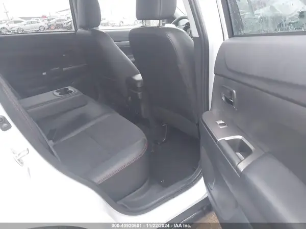 JA4ARUAU3PU007461 2023 MITSUBISHI OUTLANDER - Image 8
