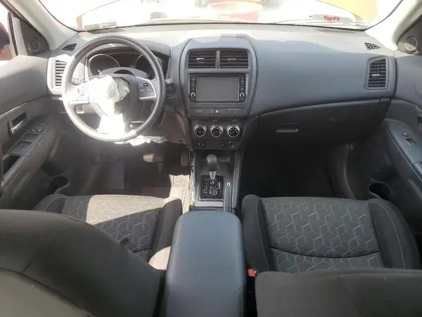 JA4ARUAU3PU010795 2023 MITSUBISHI OUTLANDER - Image 8