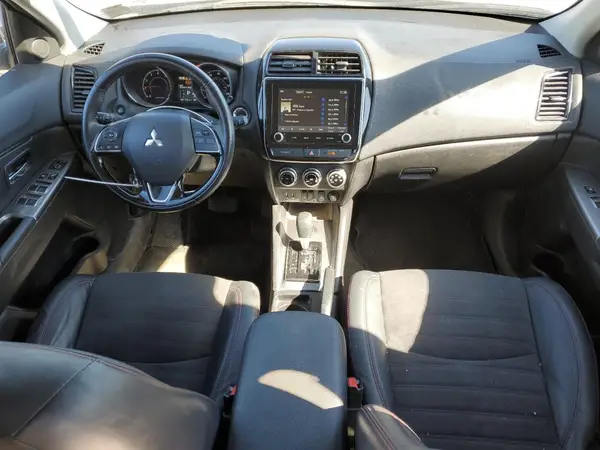 JA4ARUAU3PU012434 2023 MITSUBISHI OUTLANDER - Image 8