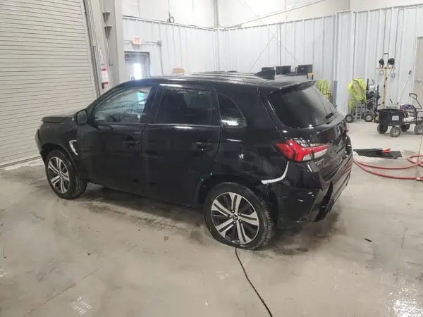 JA4ARUAU3PU013731 2023 MITSUBISHI OUTLANDER - Image 2