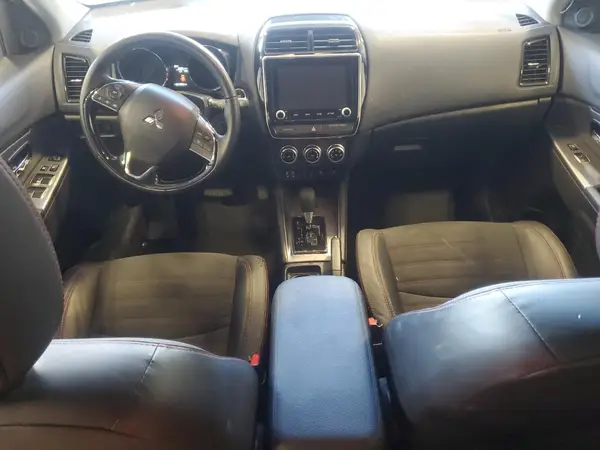JA4ARUAU3PU013731 2023 MITSUBISHI OUTLANDER - Image 8