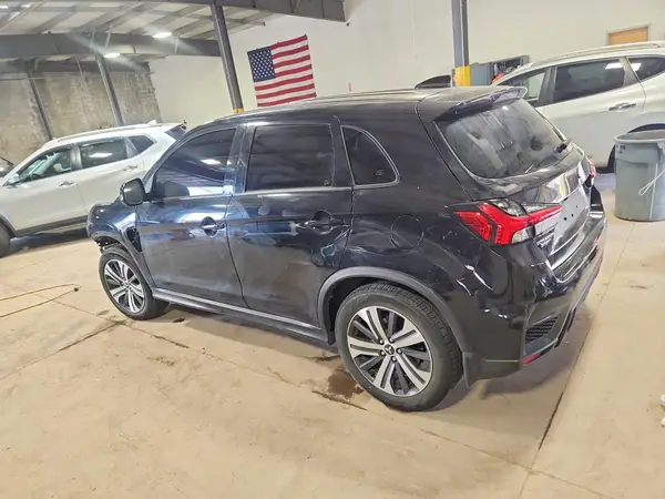 JA4ARUAU3PU014331 2023 MITSUBISHI OUTLANDER - Image 2