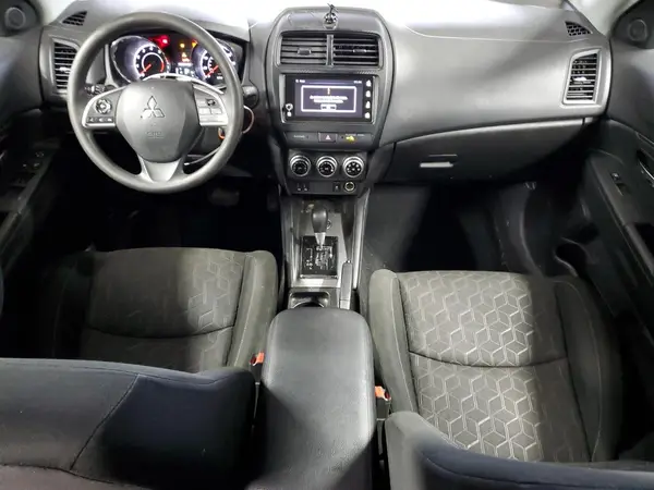 JA4ARUAU3PU015110 2023 MITSUBISHI OUTLANDER - Image 8