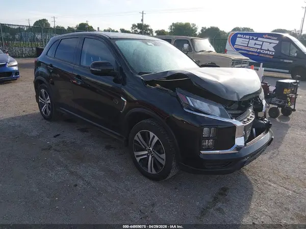 JA4ARUAU3PU015477 2023 MITSUBISHI OUTLANDER - Image 1
