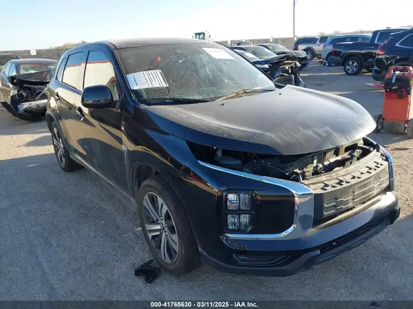 JA4ARUAU3PU017035 2023 MITSUBISHI OUTLANDER - Image 1