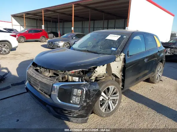 JA4ARUAU3PU017035 2023 MITSUBISHI OUTLANDER - Image 2