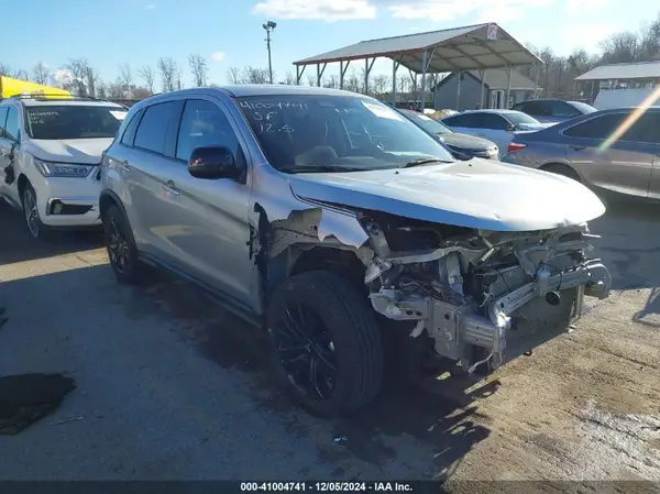 JA4ARUAU3RU001677 2024 MITSUBISHI OUTLANDER - Image 1