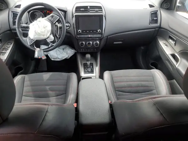 JA4ARUAU3RU002313 2024 MITSUBISHI OUTLANDER - Image 8