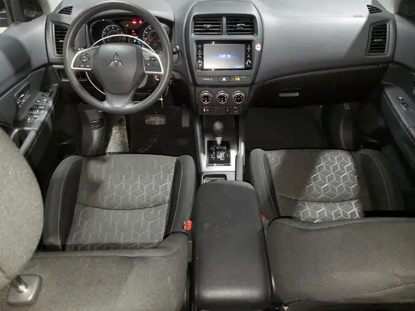 JA4ARUAU3RU009407 2024 MITSUBISHI OUTLANDER - Image 8