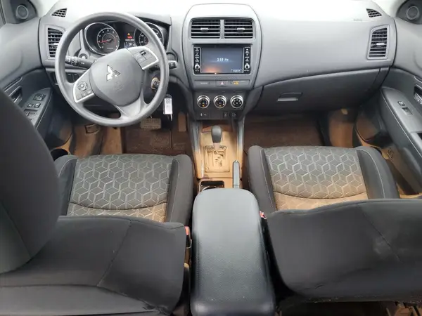 JA4ARUAU3RU010041 2024 MITSUBISHI OUTLANDER - Image 8