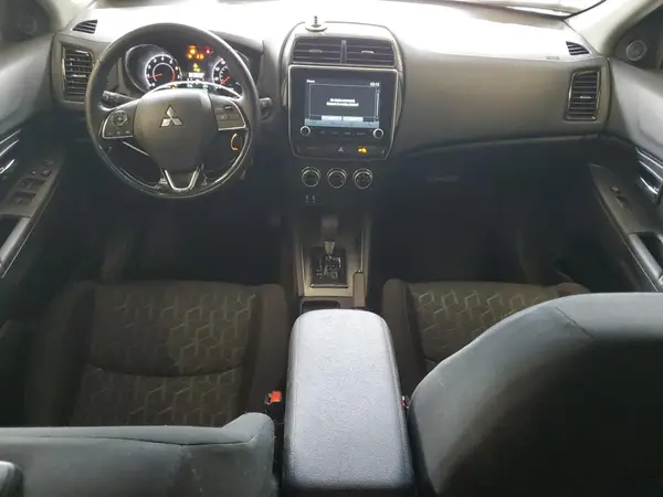 JA4ARUAU3RU011318 2024 MITSUBISHI OUTLANDER - Image 8