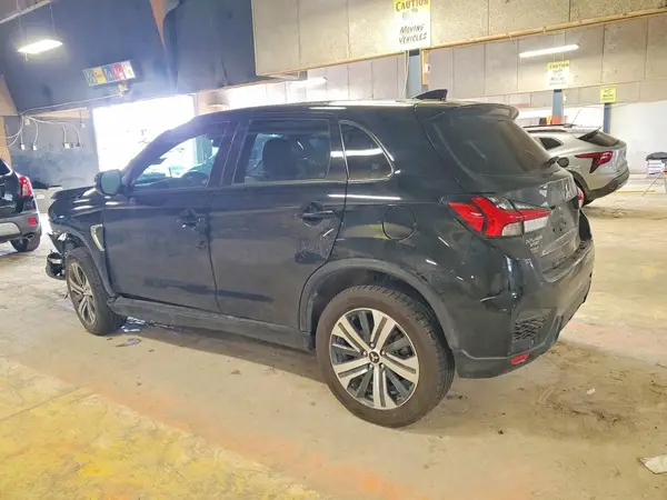 JA4ARUAU3RU014607 2024 MITSUBISHI OUTLANDER - Image 2