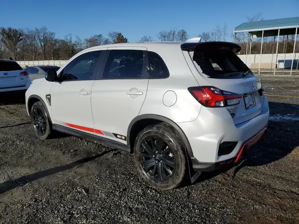 JA4ARUAU3RU018267 2024 MITSUBISHI OUTLANDER - Image 2