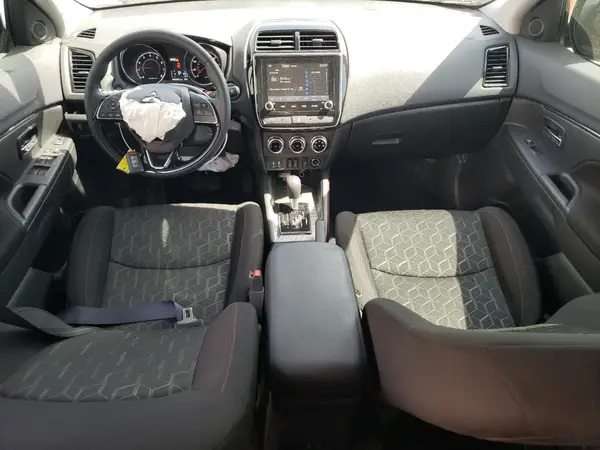 JA4ARUAU3RU020522 2024 MITSUBISHI OUTLANDER - Image 8