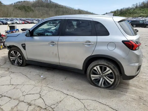 JA4ARUAU3RU022125 2024 MITSUBISHI OUTLANDER - Image 2