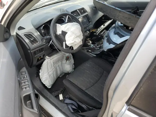 JA4ARUAU3RU022125 2024 MITSUBISHI OUTLANDER - Image 8