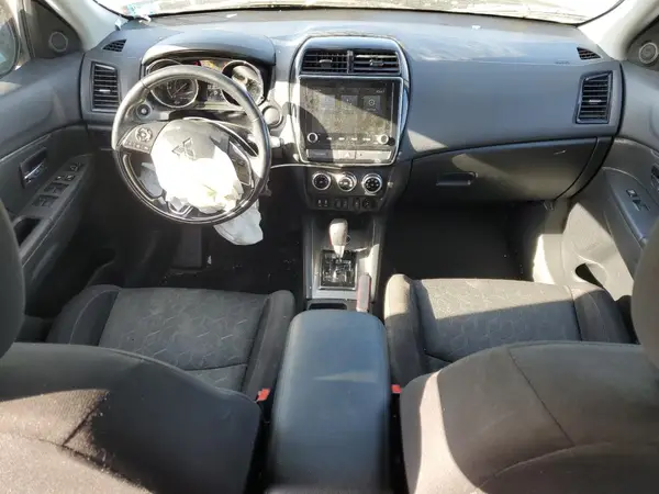 JA4ARUAU4MU001468 2021 MITSUBISHI OUTLANDER - Image 8