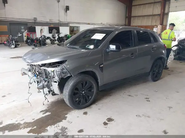 JA4ARUAU4MU001583 2021 MITSUBISHI OUTLANDER - Image 2