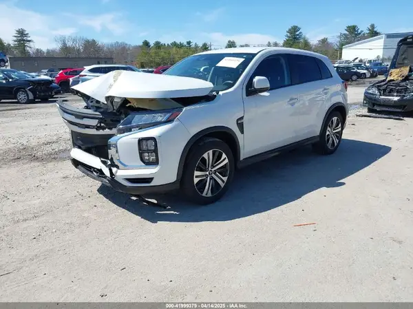 JA4ARUAU4MU001681 2021 MITSUBISHI OUTLANDER - Image 2