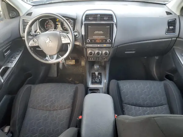 JA4ARUAU4MU008565 2021 MITSUBISHI OUTLANDER - Image 8