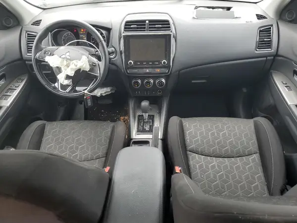 JA4ARUAU4MU009263 2021 MITSUBISHI OUTLANDER - Image 8